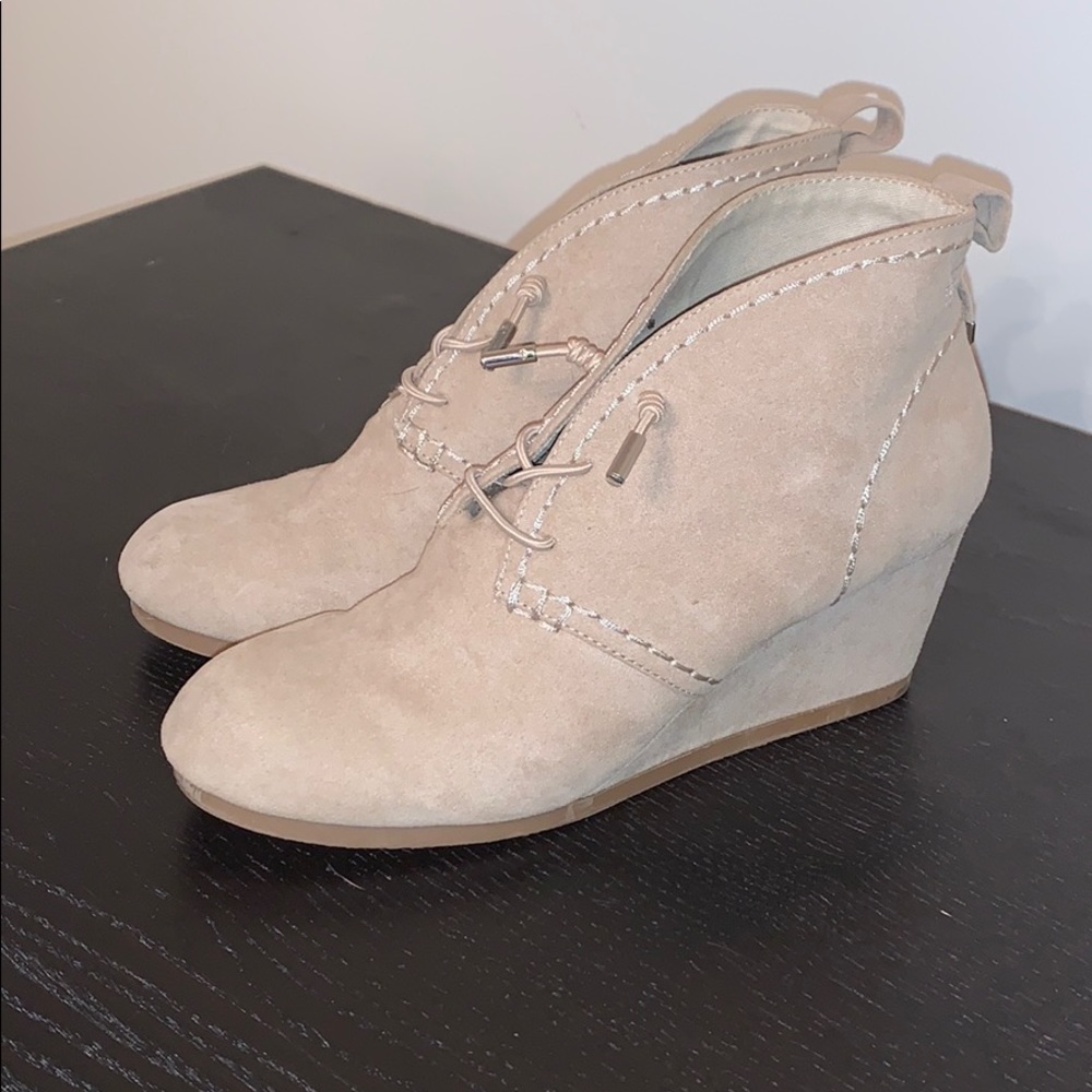 Heel booties